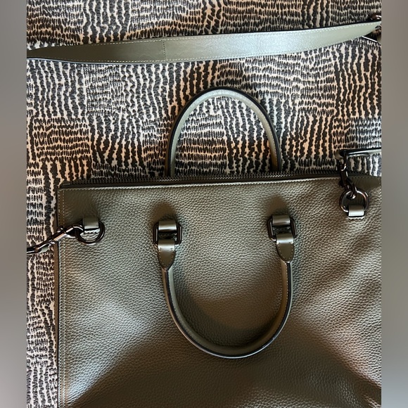 LIKE NEW! COACH Slim laptop bag in hard to find green pebbled leather. - Picture 5 of 7